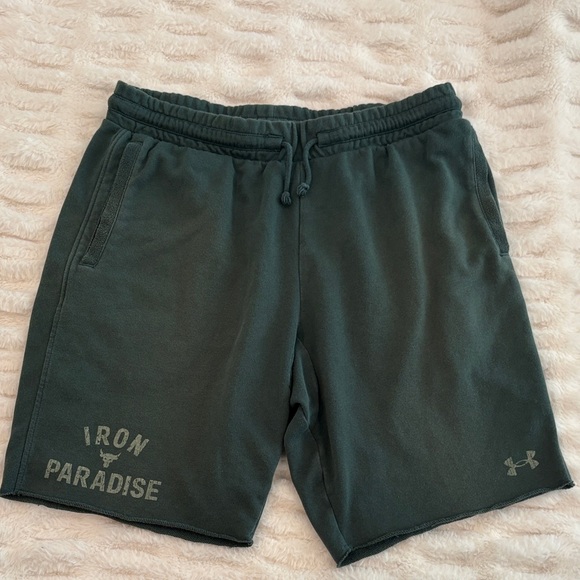 Under Armour Men's Dark Green Athletic Shorts - Picture 1 of 5